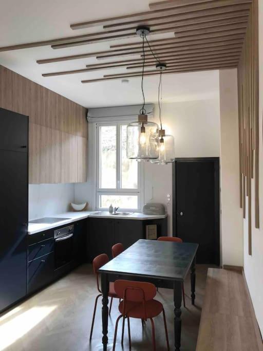 Grand Appartement En Maison De Ville Valréas 外观 照片