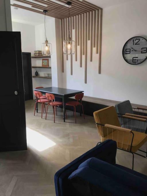 Grand Appartement En Maison De Ville Valréas 外观 照片